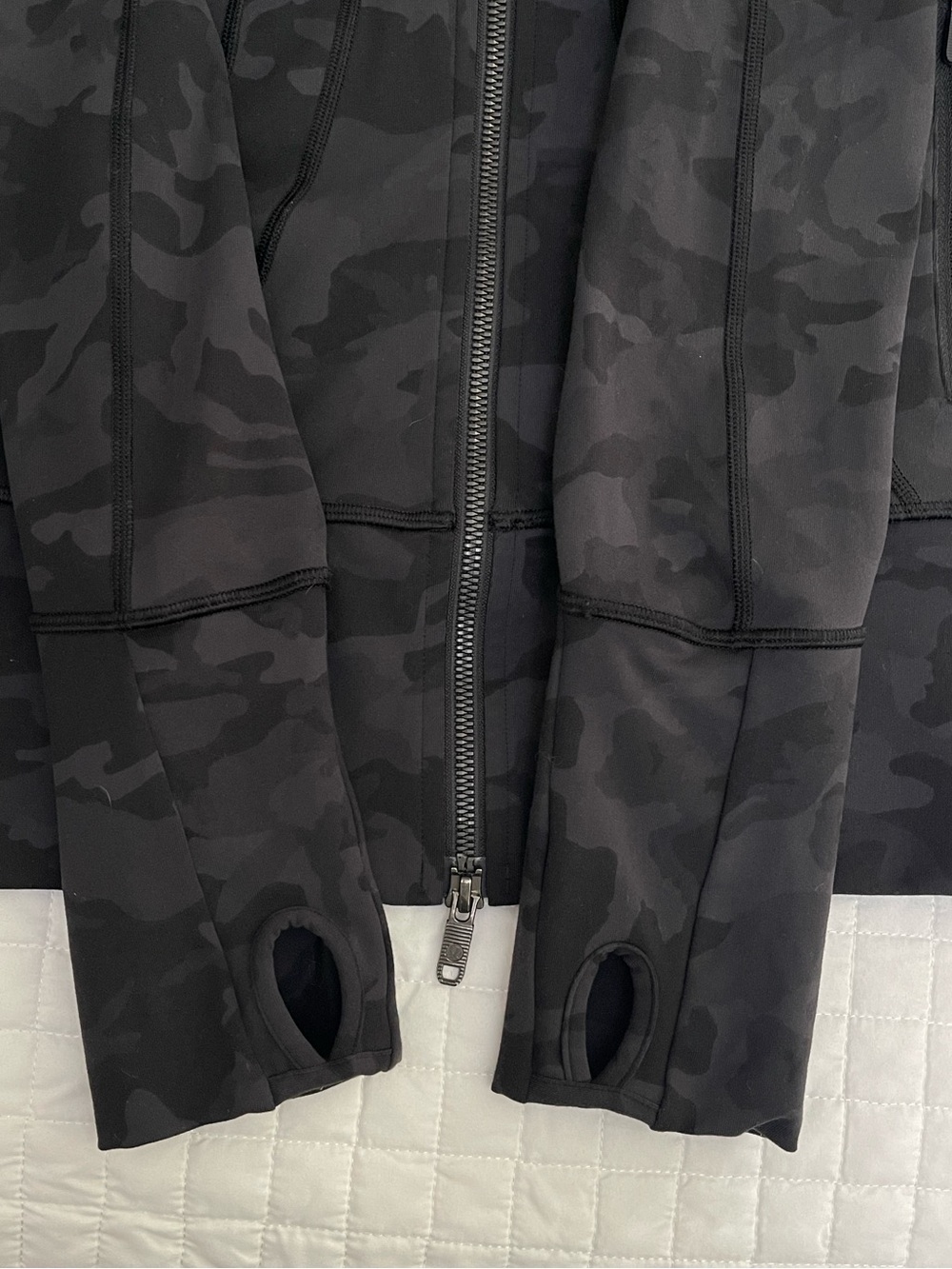 Lululemon In Stride Jacket Camo size 8 Athleisure Loungewear Activewear Gym - Picture 6 of 14